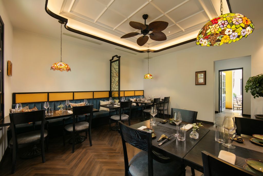 Warm Colonial Dining Salon