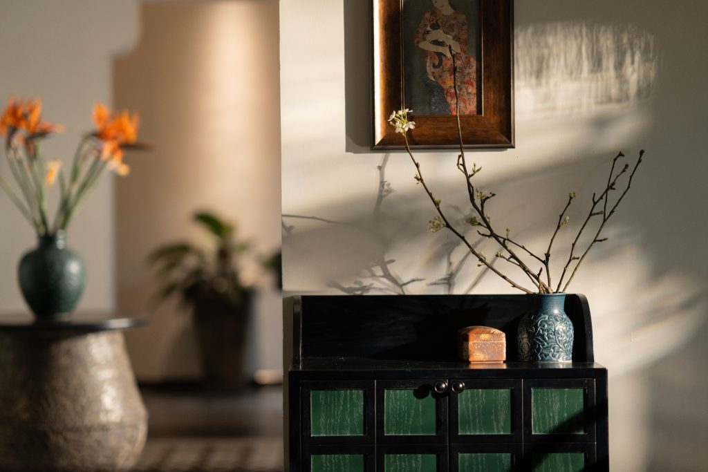 Sophisticated Table Vignette